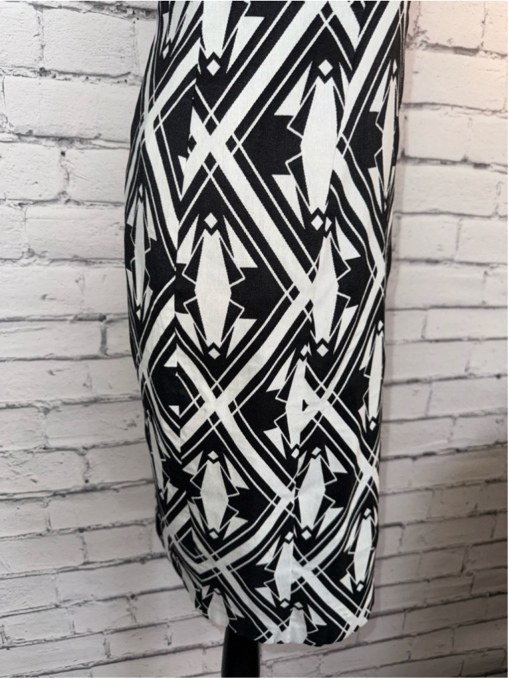 Women's Calvin Klein Dress size 12 Black & White Geometric Sleeveless Mid Length - Picture 6 of 12